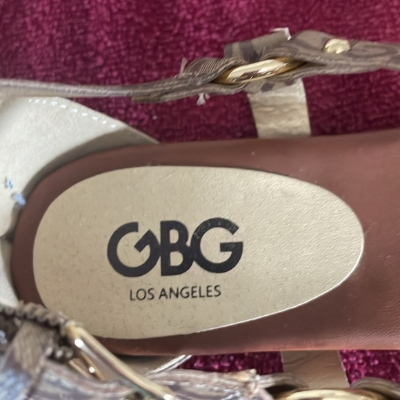 GBG Los Angeles Creed Size 9.5 Sandals NWOT - Picture 3 of 6